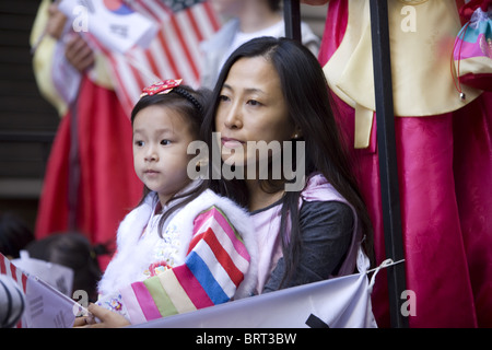 2010 Korean Day Parade le long de l'Avenue des Amériques à New York. Banque D'Images