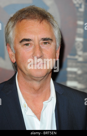 DENIS LAWSON CRIME THRILLER AWARDS 2010 SPECSAVERS GROSVENOR HOUSE HOTEL LONDON ANGLETERRE 08 Octobre 2010 Banque D'Images