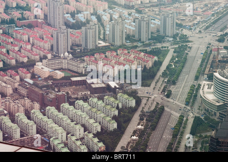 De nouveaux immeubles vu à Pudong, de l'autre côté de la rivière de Shanghai, Chine Banque D'Images