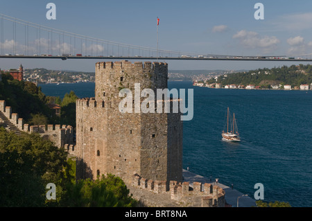 Château de Rumelihisar et pont Fatih Sultan Mehmet dans l'affaire Bosphorus Istanbul,Turquie, Banque D'Images