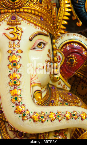 Dieu, Seigneur de l'éléphant hindou Ganesha. Ornate statue en marbre. L'Inde Banque D'Images