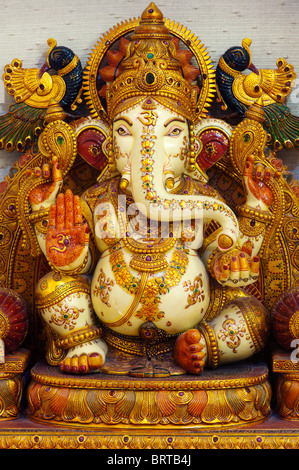 Dieu, Seigneur de l'éléphant hindou Ganesha. Ornate statue en marbre. L'Inde Banque D'Images