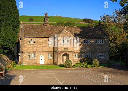 Burnsall école primaire, Yorkshire Dales National Park, North Yorkshire, Angleterre, Royaume-Uni. Banque D'Images