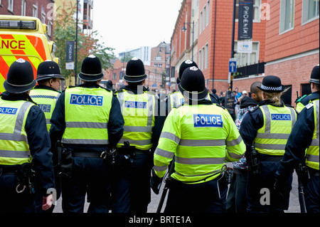 La police English Defence League manifestation à Leicester. 9 octobre 2010. Banque D'Images