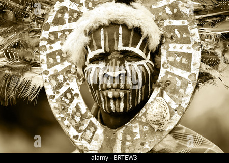 Portrait d'un homme africain avec traditionnellement peints face Banque D'Images