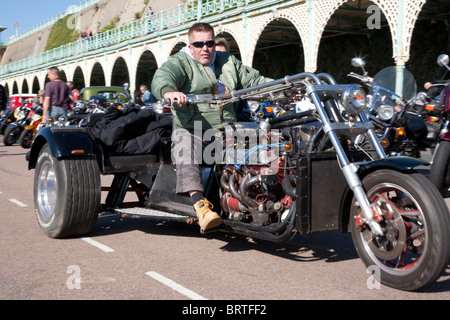 Brightonia 2010, le front de mer de Brighton, repris par les motards Banque D'Images