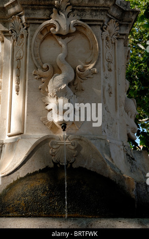 Une fontaine dans le Brsalje Square, qui localise entre la vieille ville, arrêt de bus et la Porte Pile. Brsalje Square, Dubrovnik ... Banque D'Images