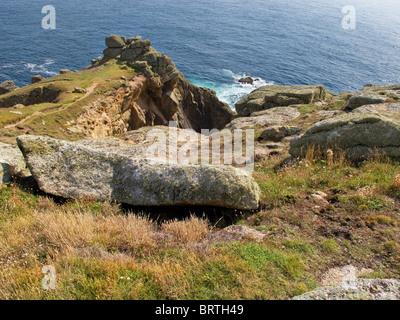 Un éperon rocheux sur Gwennap Head à Cornwall. Photo par Gordon 1928 Banque D'Images