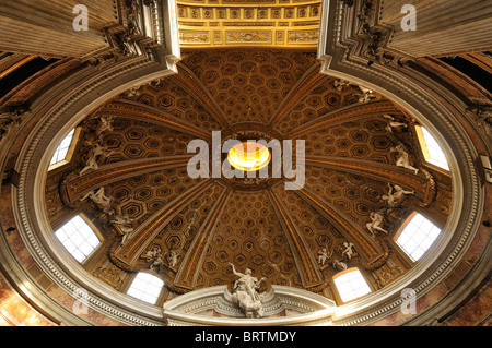 Rome. L'Italie. L'église baroque du Bernin Sant' Andrea al Quirinale. Banque D'Images