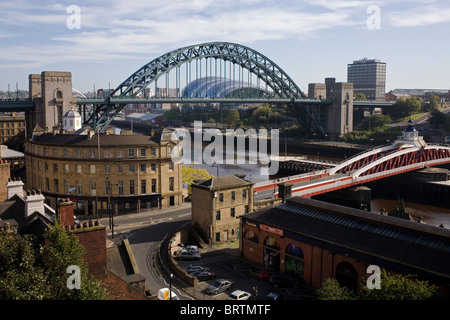 Le Tyne Bridge et pont tournant de Newcastle upon Tyne. Banque D'Images