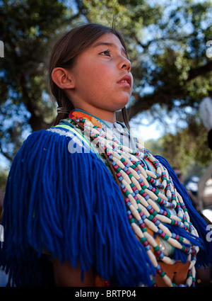 Un jeune Amérindien Chumash teen Banque D'Images