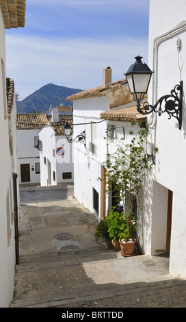 Rue pittoresque dans le vieux Altea, Costa Blanca, Espagne. Banque D'Images