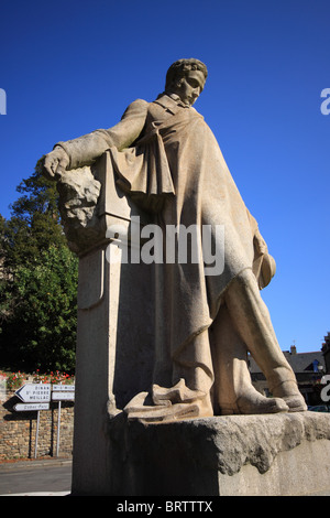 Une statue de l'écrivain français François-René de Chateaubriand (1768-1848), dans la ville de Combourg, Bretagne, France Banque D'Images