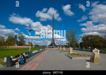 Monument commémoratif de cosmonaute à l'Conqueors "de l'espace des expositions VDNKh" près de Moscou Russie Banque D'Images