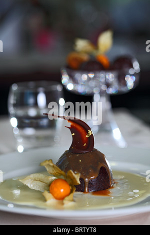 Caramel sucré teacake with cake Banque D'Images