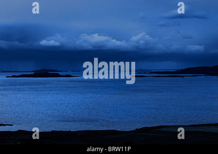 Littoral de côte ouest de Mull à vers pouce Kenneth prises à partir de la B8035 avec effet de nuit Banque D'Images