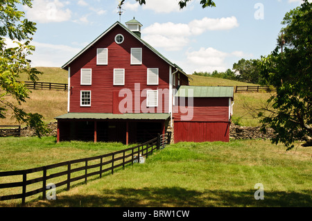 Grange rouge, Round Hill, Loudoun County, Virginie Banque D'Images