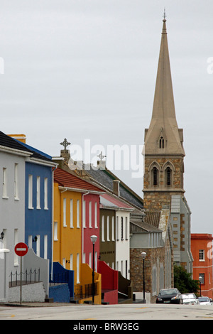 Chalets et un vieux colon Presbyterian Church, dans le centre de Port Elizabeth, Afrique du Sud Banque D'Images