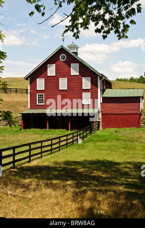 Grange rouge, Round Hill, Loudoun County, Virginie Banque D'Images