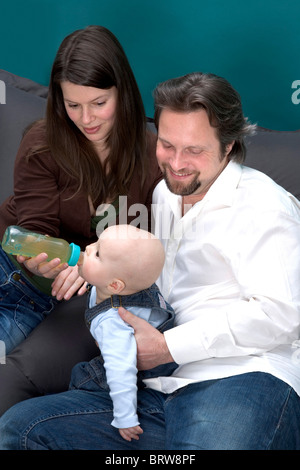 La famille, père, mère et bébé Banque D'Images