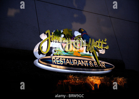 En néon à Jimmy Buffett's "argaritaville' restaurant et bar. Waikiki, Honolulu, Hawaii Banque D'Images