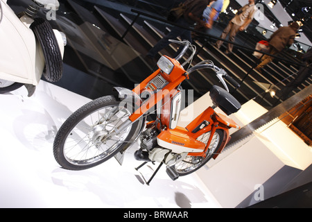 Peugeot 103 moto, salon de l'automobile, Mondial de l'automobile, Paris Banque D'Images