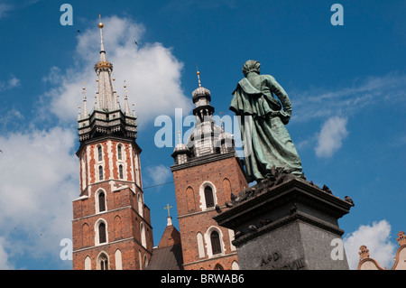 Vue sur st. Mary's Church dans le centre-ville de Cracovie Banque D'Images