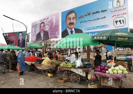 Des affiches pour les élections parlementaires (septembre 2010) à Kaboul Banque D'Images