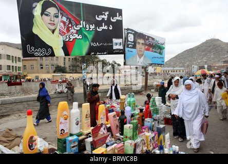 Des affiches pour les élections parlementaires (septembre 2010) à Kaboul Banque D'Images