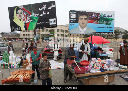 Des affiches pour les élections parlementaires (septembre 2010) à Kaboul Banque D'Images