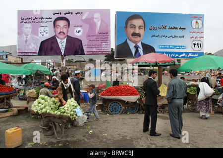 Des affiches pour les élections parlementaires (septembre 2010) à Kaboul Banque D'Images