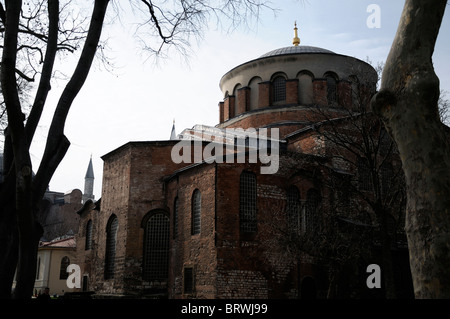 Le Palais de Topkapi sultan ottoman residence Istanbul Turquie église Hagia Eirene dans la première cour Banque D'Images