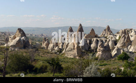 Paysage de la Turquie avec les cônes de tuf volcanique. Goreme, Cappadoce. photo par Sean Sprague Banque D'Images