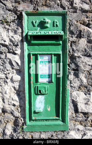 Victorian, wall post box, carrickmacross, comté de Monaghan, Irlande Banque D'Images