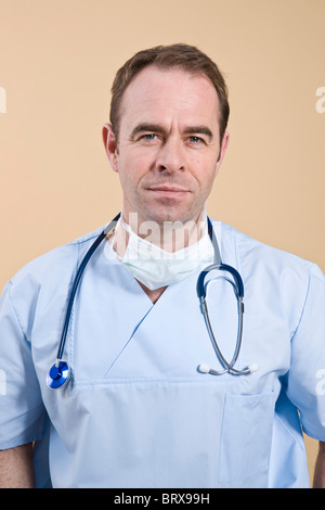 Portrait of a smiling doctor Banque D'Images