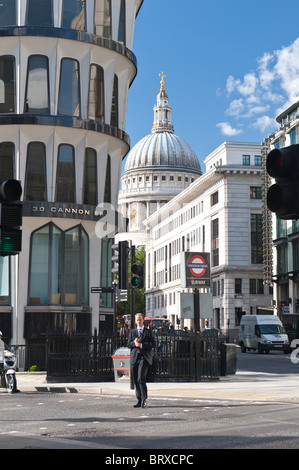 Ville de London United Kingdom Cannon Street Crédit Lyonnais building Banque D'Images