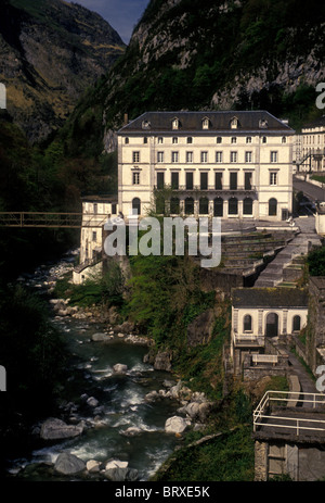 Thermal Spa, Pyrénées, village de, les eaux chaudes, Aquitaine, France, Europe Banque D'Images