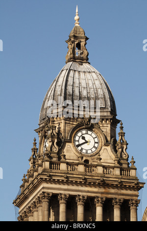 Hôtel de ville de Leeds Yorkshire Royaume-Uni UK Tour de l'horloge ornemental conçu par Cuthbert Brodrick Banque D'Images