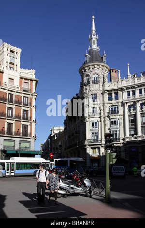 En s'APPUYANT SUR LA PLACE RONDE, PLAZA DE CANALEJAS, MADRID, ESPAGNE Banque D'Images