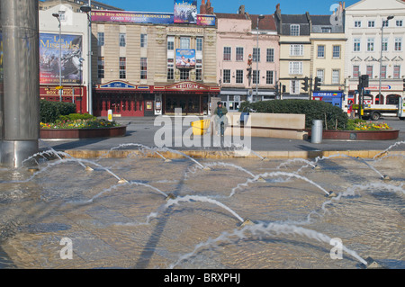 L'Hippodrome et des fontaines à l'Ancre Road Bristol city centre Banque D'Images