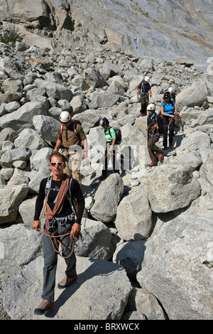 Nettoyage de la MER DE GLACE ORGANISÉ PAR LE CLUB ALPIN FRANÇAIS, CHAMONIX, HAUTE-SAVOIE (74), FRANCE Banque D'Images