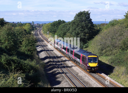 AXC 170 637 direction nord jusqu'à Hatherley avec un service de Nottingham - Cardiff le 25/09/10. Banque D'Images