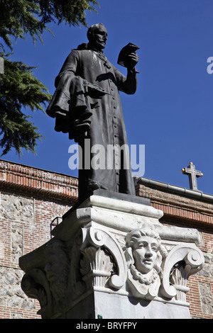 LOPE DE VEGA STATUE EN FACE DE L'HÔTEL MONASTERIO DE LA ENCARNACION (MONASTÈRE DE L'INCARNATION), MADRID, ESPAGNE Banque D'Images