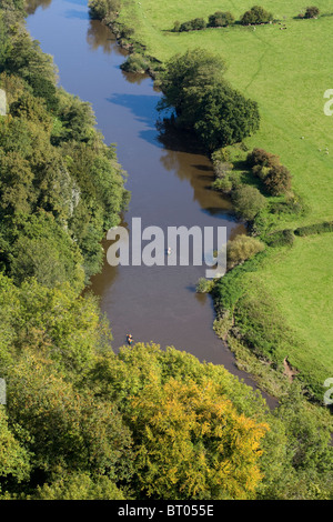 Canot sur la rivière Wye à Symonds Yat Automne Gloucestershire Angleterre Banque D'Images