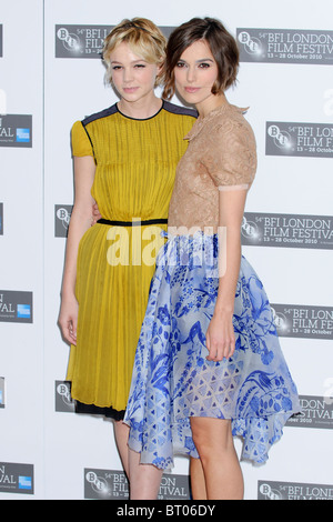 Carey Mulligan et Keira Knightley assiste à un photocall pour Never let me go en vue West End, Londres, 13 octobre 2010. Banque D'Images