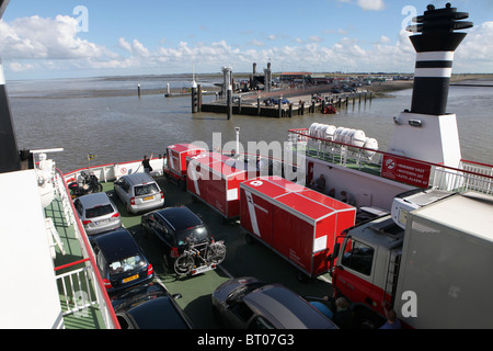 Ferry entre Ameland et frise Banque D'Images