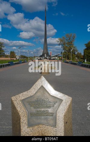 Monument commémoratif de cosmonaute à l'Conqueors "de l'espace des expositions VDNKh" près de Moscou Russie Banque D'Images