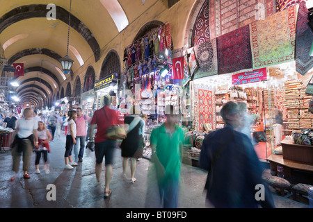 Istanbul, Turquie. Marché aux épices (aka marché égyptien) situé dans le quartier d'Eminonu Banque D'Images