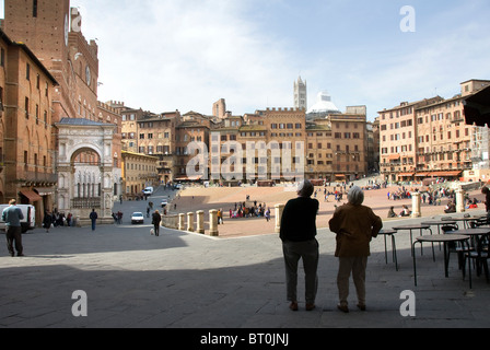 Il Campo, la place principale de Sienne, Toscane Banque D'Images