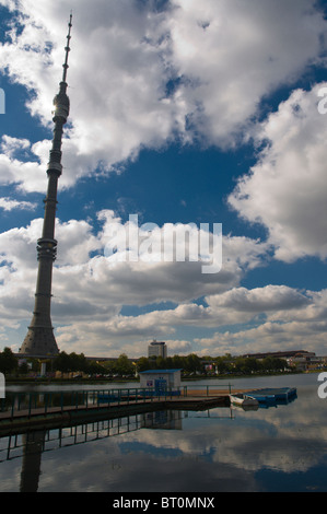 La tour de télévision Ostankino à Moscou Russie Europe district Banque D'Images